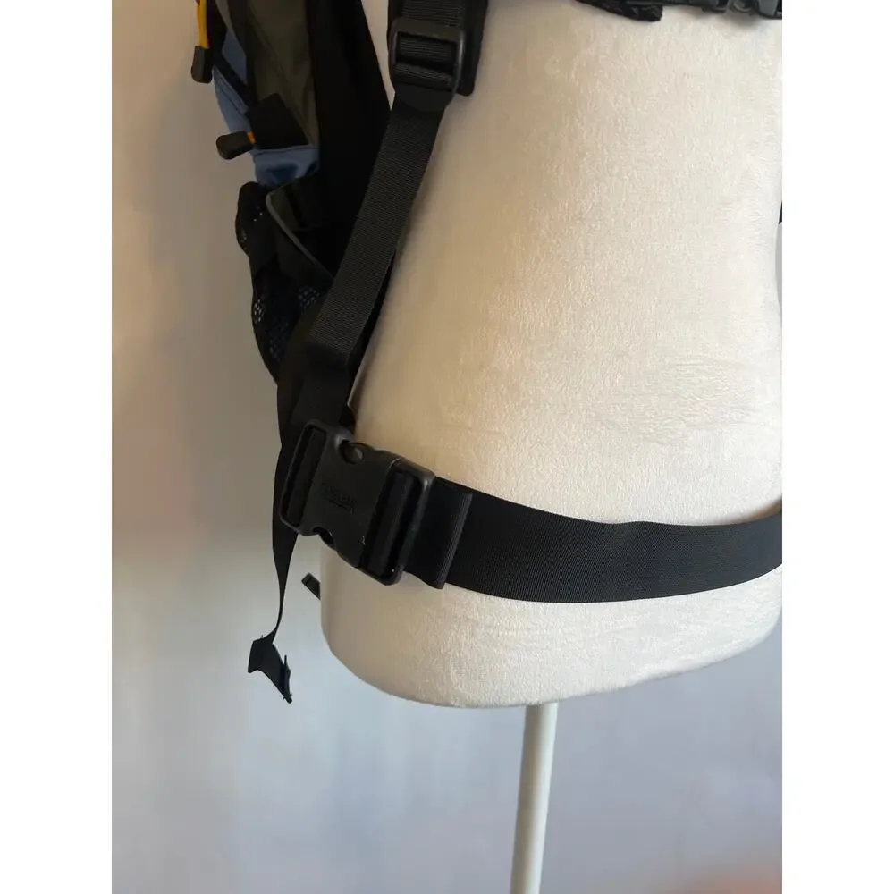 Camelbak Bagger hydration backpack Vintage Blue and Gray